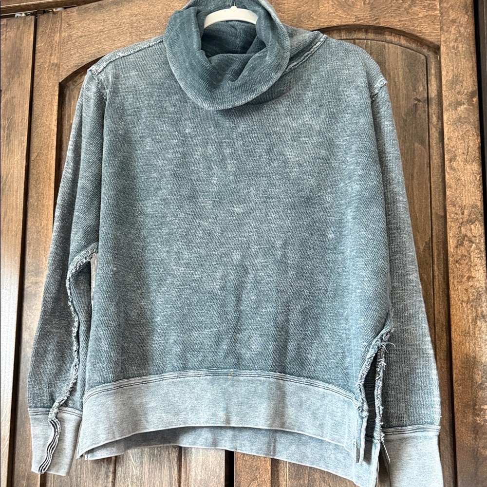 We The Free Soft Gray Knit Top